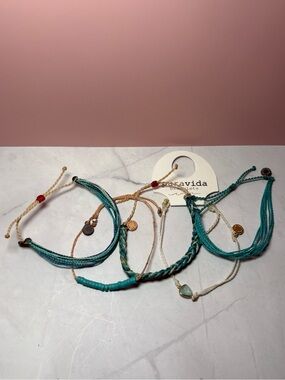 🩵 Set of Five Pura Vida Bracelets